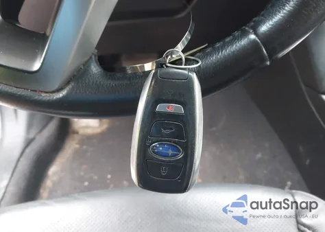 2017 Subaru Outback 2.5I Limited z USA, uszkodzony, nr VIN 4S4BSAKC5H3313132